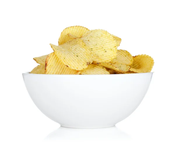 Kartoffelchips in Schüssel — Stockfoto