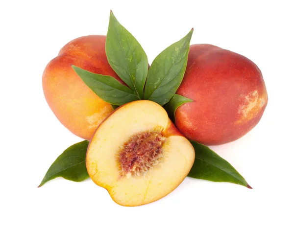 Спелые персиковые плоды — стоковое фото