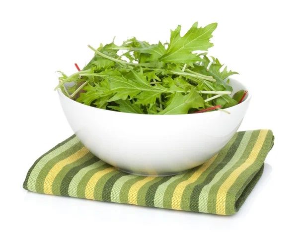Frischer grüner Salat in einer Schüssel — Stockfoto
