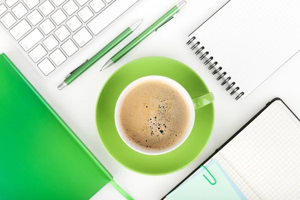 Kaffeetasse und Bürobedarf — Stockfoto