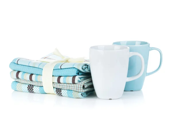 Toallas de cocina y tazas de té —  Fotos de Stock