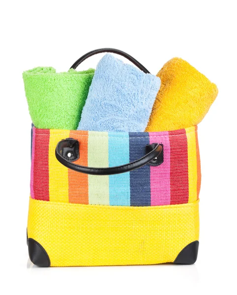 Bolsa de playa con toallas — Foto de Stock