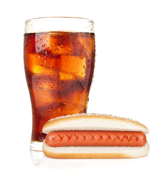 Glas Cola mit Eis und Hot Dog — Stockfoto