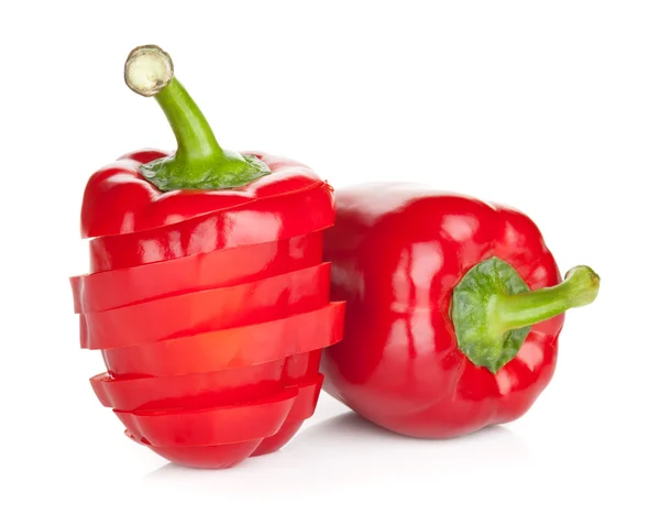 Reife rote Paprika in Scheiben geschnitten — Stockfoto