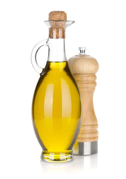 Botella de aceite de oliva y pimentero — Foto de Stock