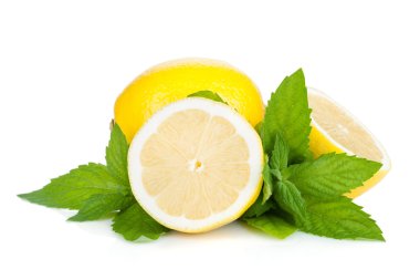 Üç olgun limon ve nane