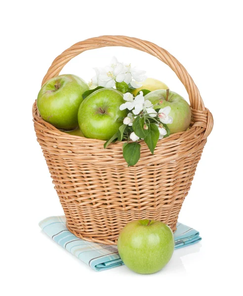 Fresh ripe green apples in basket — Stock Photo, Image