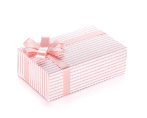 Рожева подарункова коробка зі стрічкою та бантом — стокове фото