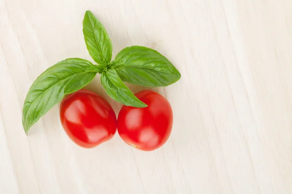 Tomater og basilikum - Stock-foto