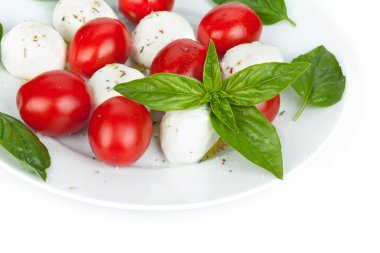 Caprese salatası