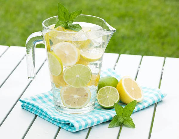 Homemade lemonade — Stock Photo, Image