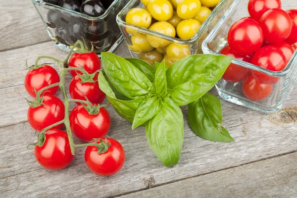 Verse rijpe voedselingrediënten — Stockfoto