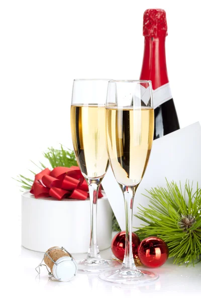 Regalos de champán y navidad — Foto de Stock