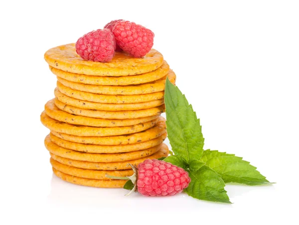 Stack of crackers with mint and berries — Stock Photo, Image