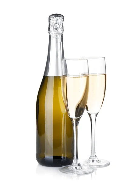 香槟酒瓶和两个杯子 — 图库照片