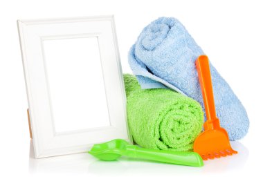 ile banyo havlusu ve oyuncaklar