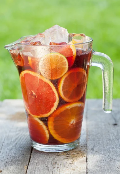 Frissítő gyümölcs sangria — Stock Fotó