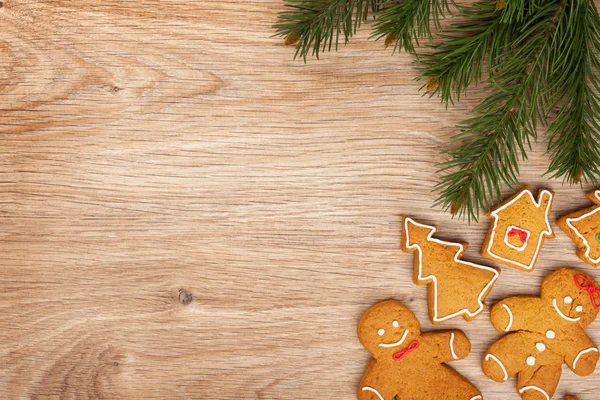 Sapin de Noël et biscuits au pain d'épice — Photo