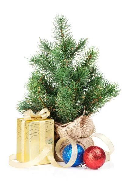 Pequeño árbol de Navidad — Foto de Stock