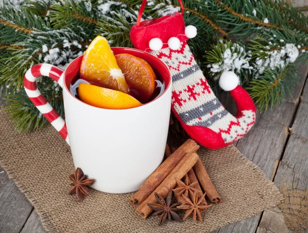 Christmas mulled wine with fir tree — Stock Photo, Image