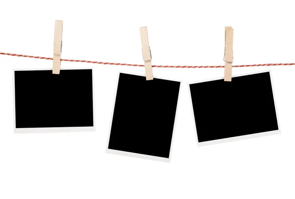 Clothesline üzerinde asılı boş fotoğraf — Stok fotoğraf