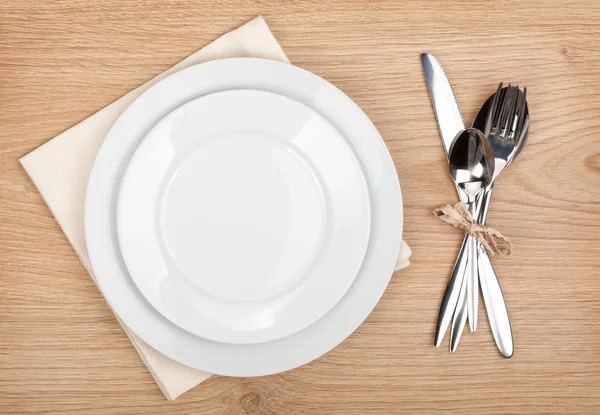 Empty plate and silverware set — Stock Photo, Image