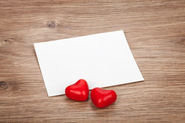 Den svatého Valentýna prázdné, pozdrav card a candy srdce — Stock fotografie