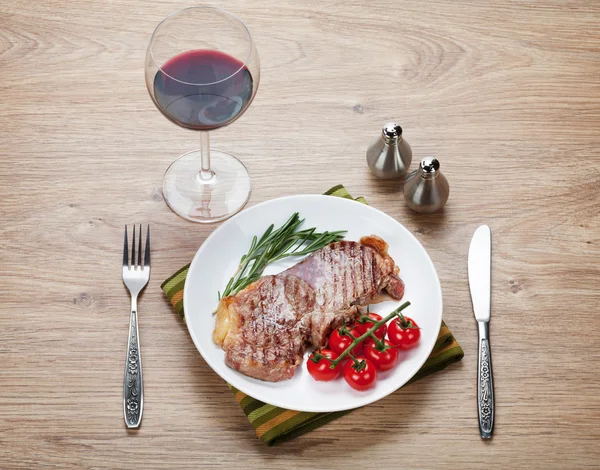 Sirloin steak with rosemary — Stock Photo, Image