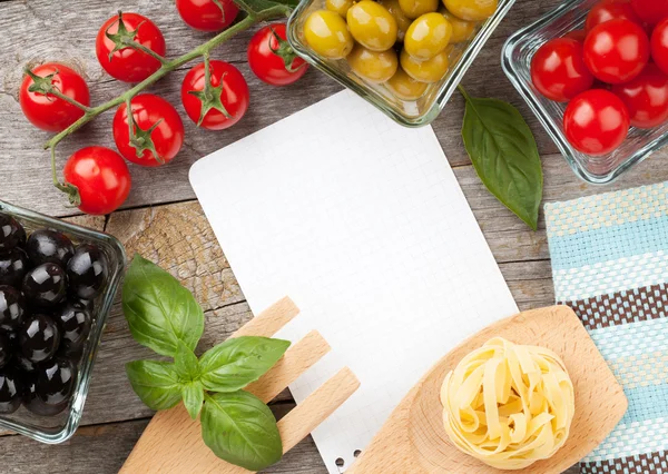 Blank notepad paper for your recipes — Stock Photo, Image