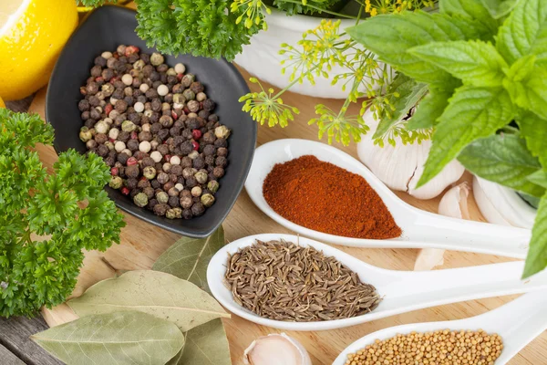 Herbs and spices — Stock Photo, Image