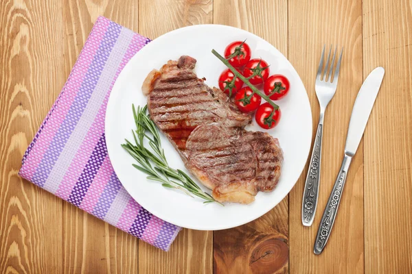 Entrecote op een plaat — Stockfoto