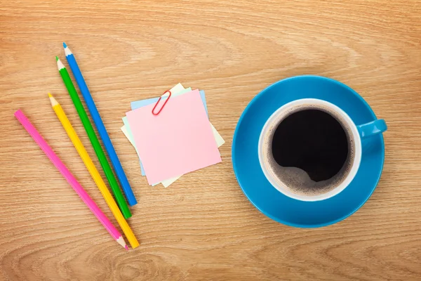 Blank post-it with office supplies and coffee — Stock Photo, Image