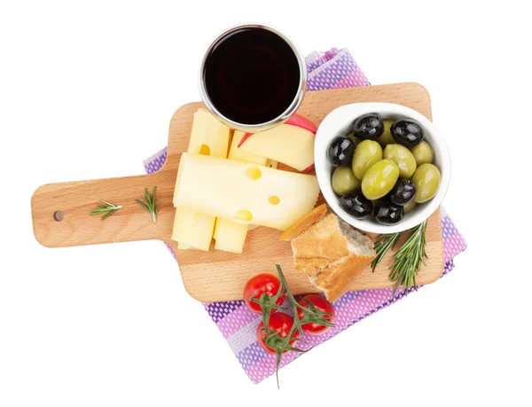 Red wine with cheese, bread, olives and spices — Stock Photo, Image