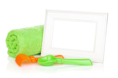 ile banyo havlusu ve oyuncaklar