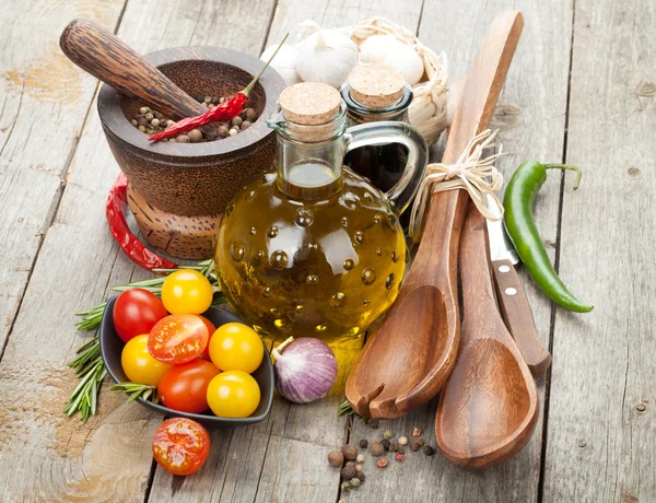 Ervas aromáticas, especiarias e temperos — Fotografia de Stock