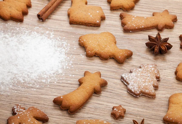 Galletas de jengibre con especias y harina — Foto de Stock