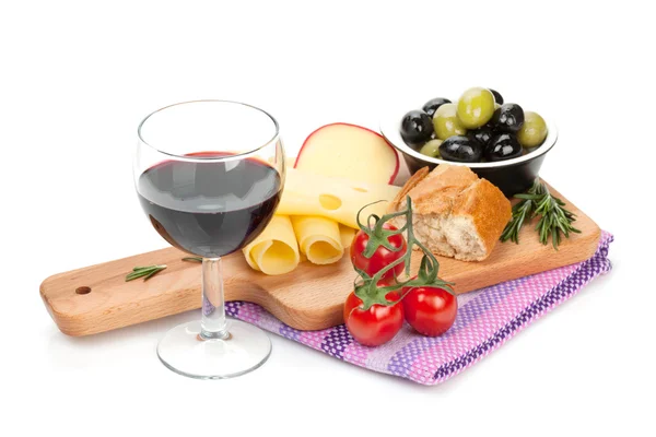Red wine with cheese, bread, olives — Stock Photo, Image