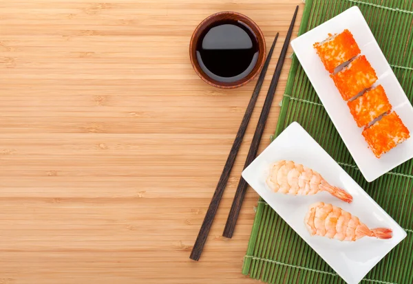 Sushi maki and shrimp sushi — Stock Photo, Image