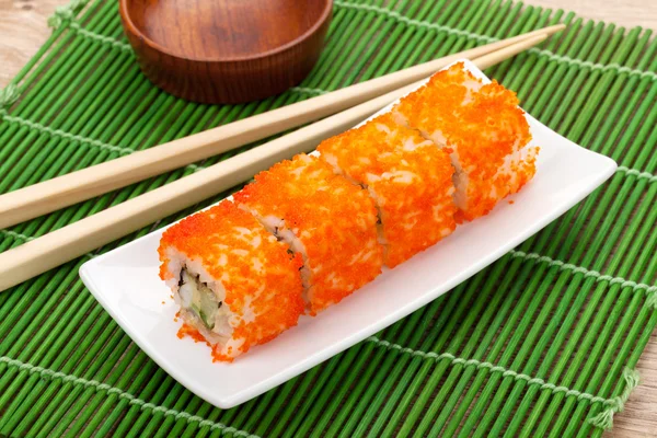 Sushi maki med tobiko — Stockfoto