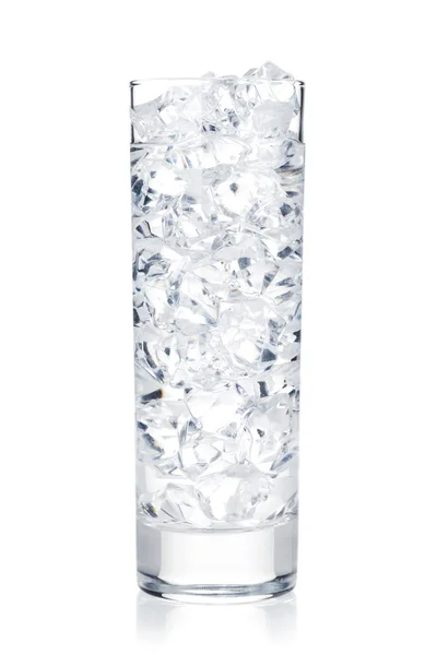 Glas Wasser mit Eis — Stockfoto
