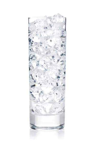 Vaso de agua con hielo — Foto de Stock