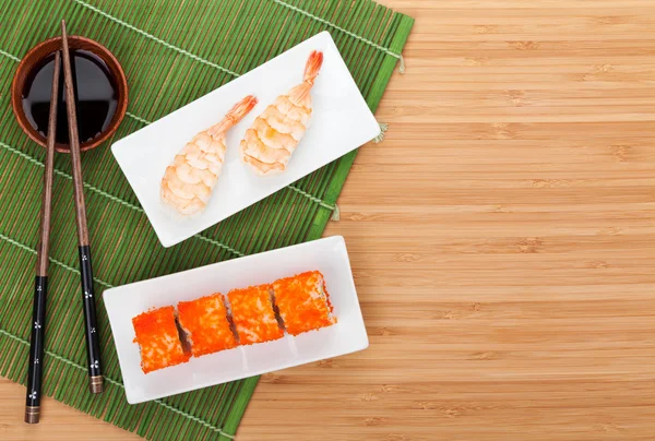 Sushi maki and shrimp sushi — Stock Photo, Image