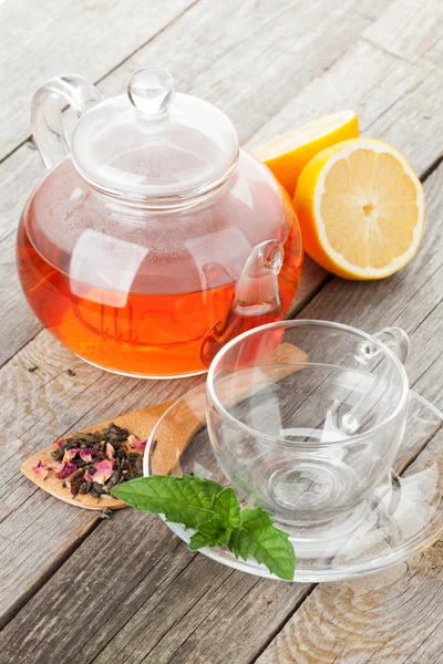 Green tea with lemon and mint — Stock Photo, Image