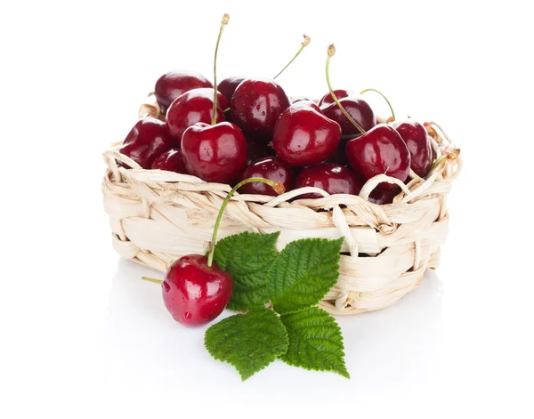 Ripe cherries in basket — Stock Photo, Image