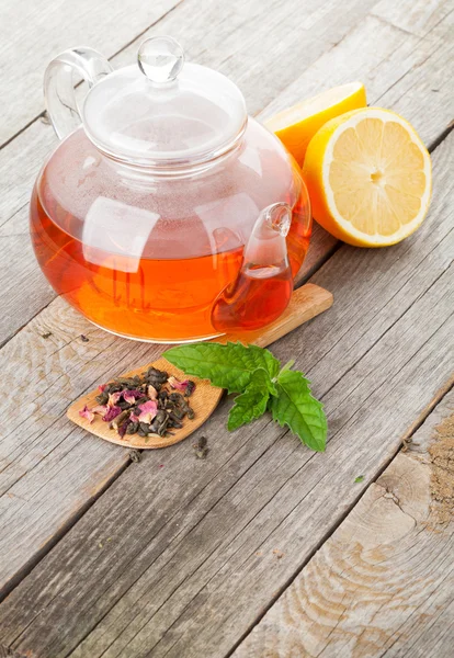 Green tea with lemon and mint — Stock Photo, Image