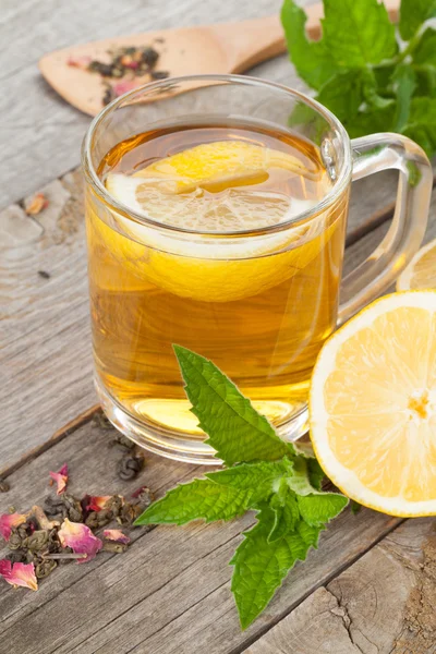 Green tea with lemon and mint — Stock Photo, Image