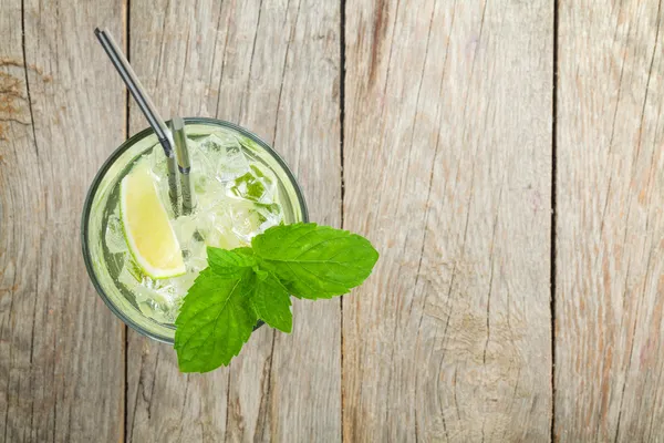 Frischer Mojito-Cocktail — Stockfoto