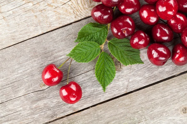 Cerezas maduras —  Fotos de Stock