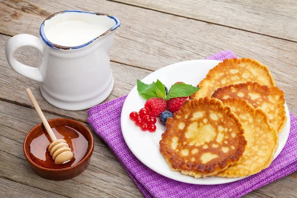 Pancakes with milk — Stock Photo, Image