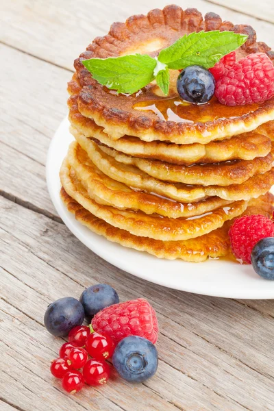 Pancakes with raspberries — Stock Photo, Image